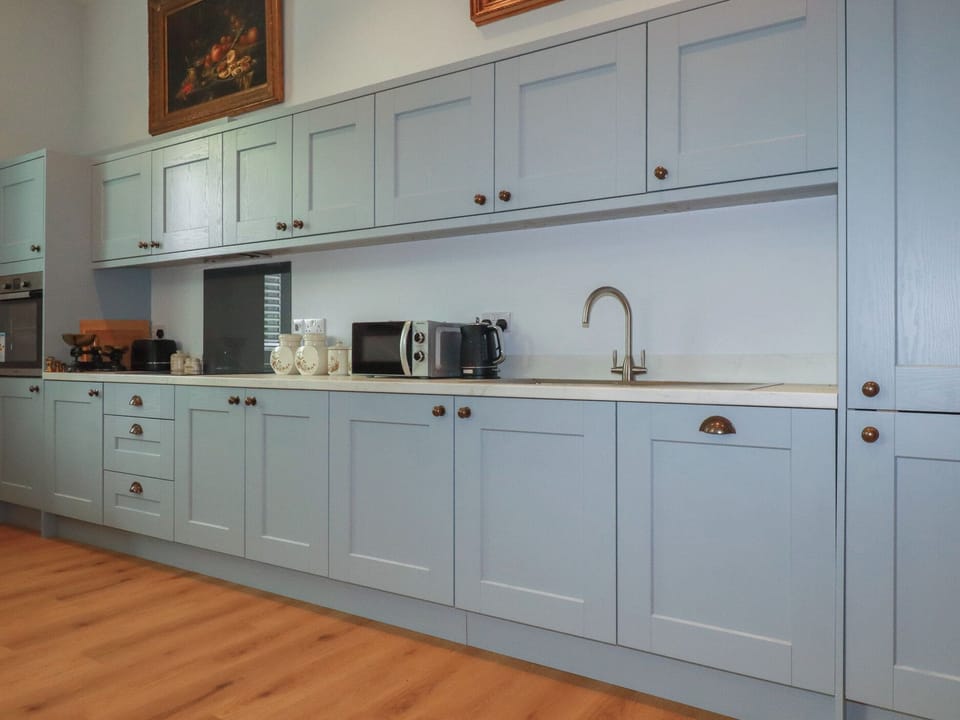Cookware/dishes/utensils