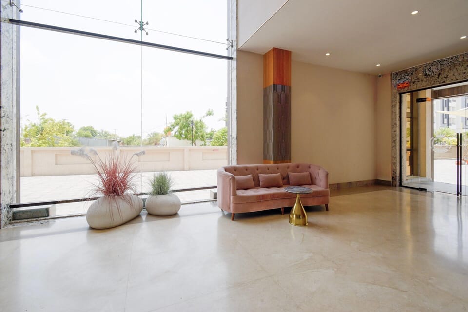 House | Lobby