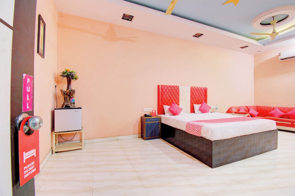 Family Room, City View