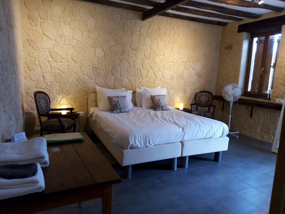 Superior Twin Room, Courtyard View | Free WiFi, bed sheets