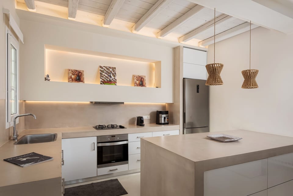 Deluxe Villa, Balcony, Sea View | Private kitchen | Espresso maker, full-size fridge, oven, stovetop