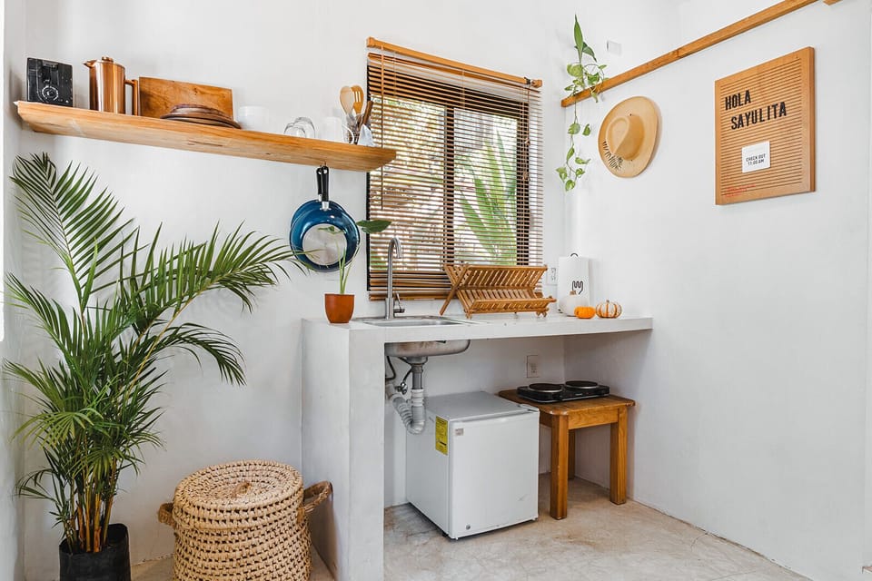 Basic Studio Suite, Courtyard View | Interior