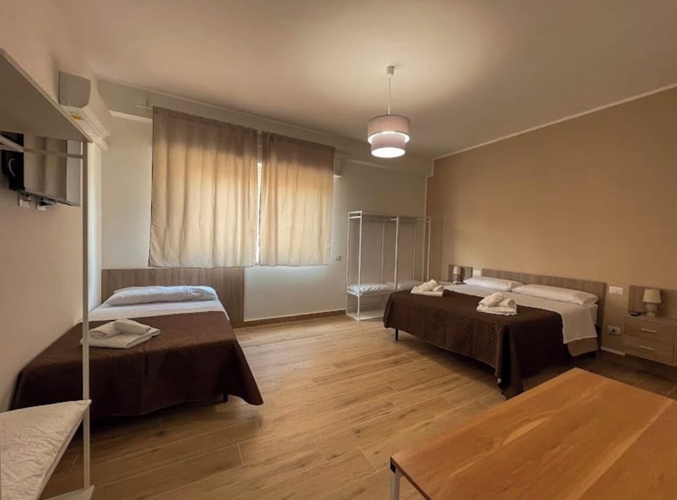 Basic Double or Twin Room, Balcony, City View | Hypo-allergenic bedding available, desk, laptop workspace, WiFi (free)