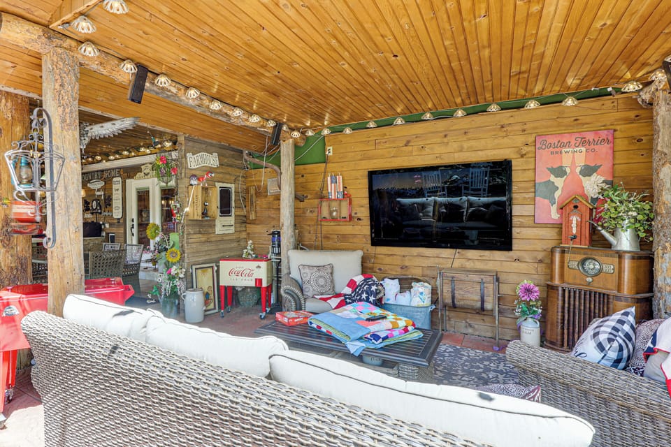 House (5 Bedrooms) | Interior