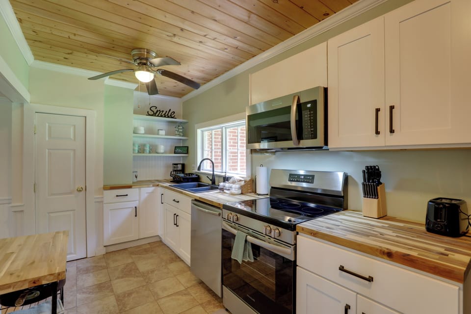 House (2 Bedrooms) | Interior