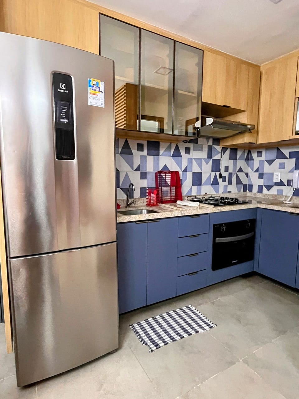 Apartment | Private kitchen | Fridge, microwave, stovetop, cookware/dishes/utensils