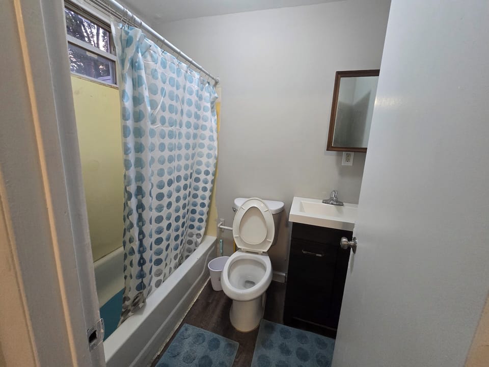 Studio, Smoking | Bathroom