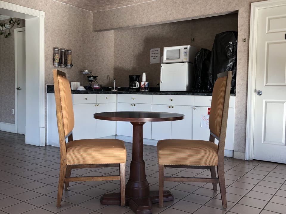 Breakfast area