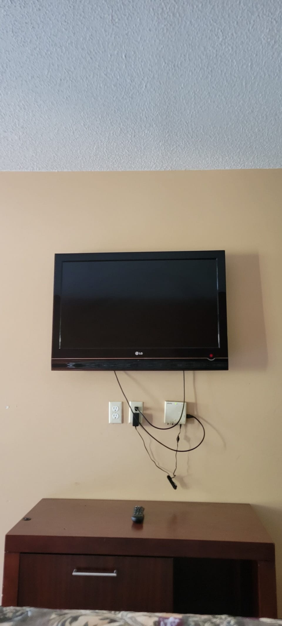 Standard Room, 1 King Bed, Smoking | Desk, free WiFi