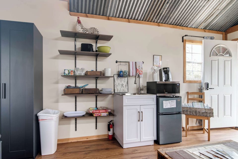 Cabin, 1 Queen Bed with Sofa bed (OAK1841-Cabin 3) | Private kitchen