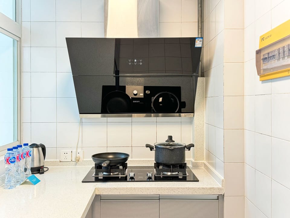 Family Apartment, 2 Bedrooms, Non Smoking, City View | Private kitchen