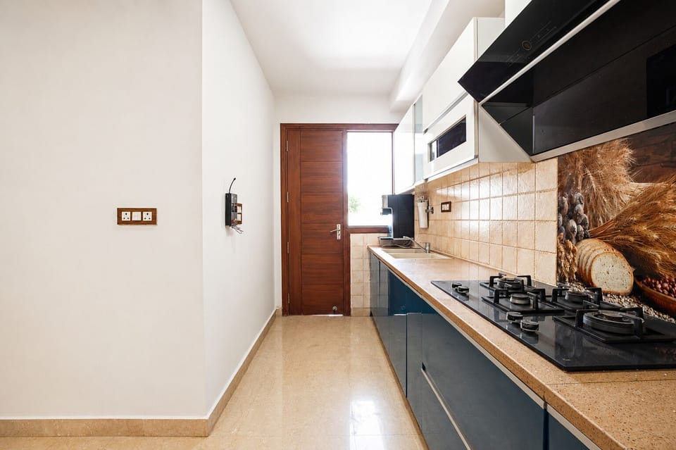 Apartment (2 Bedrooms) | Private kitchen | Microwave, oven