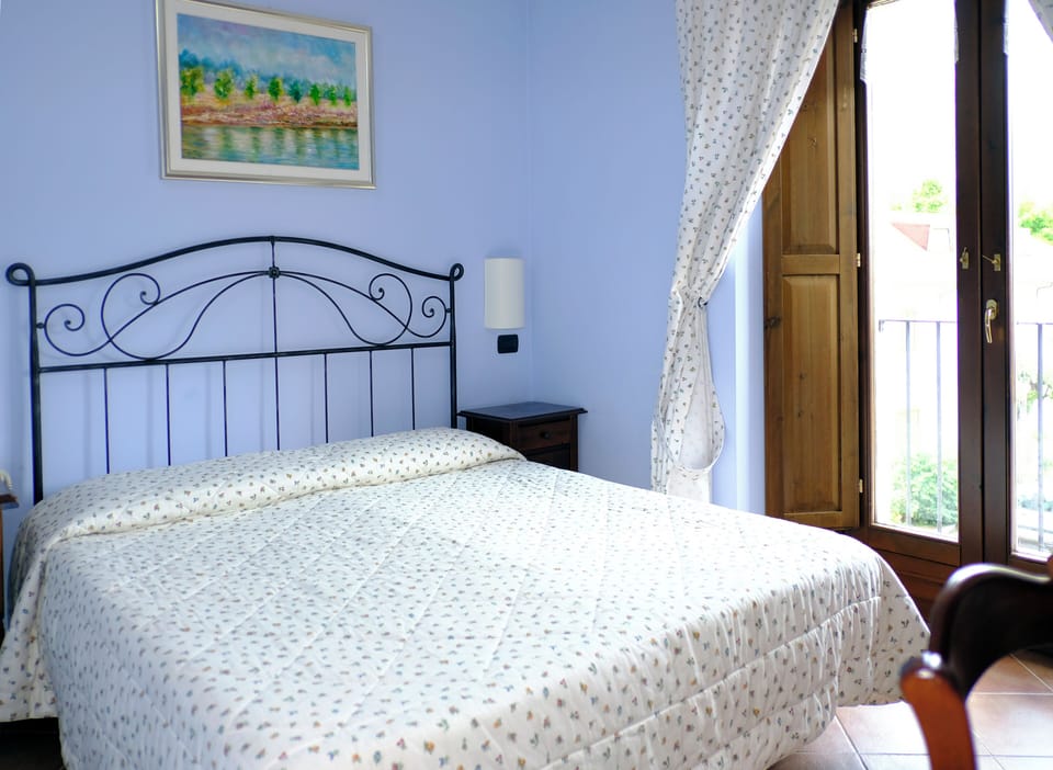 Luxury Double or Twin Room, Mountain View | In-room safe, WiFi (free)