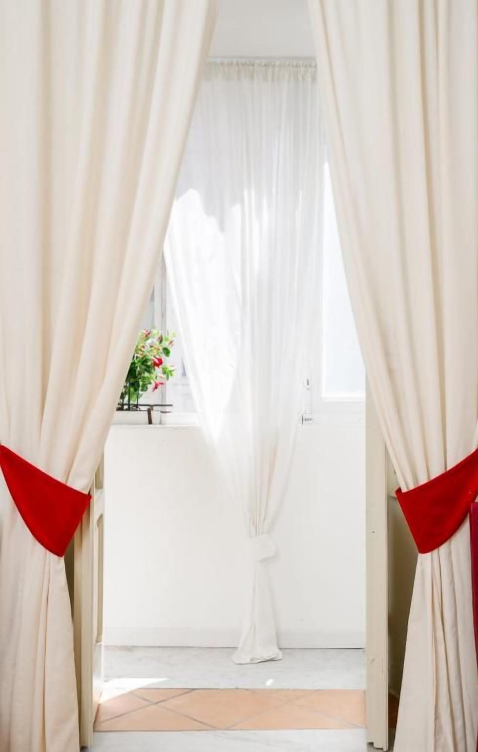 Deluxe Double Room, Balcony, Courtyard View | Interior