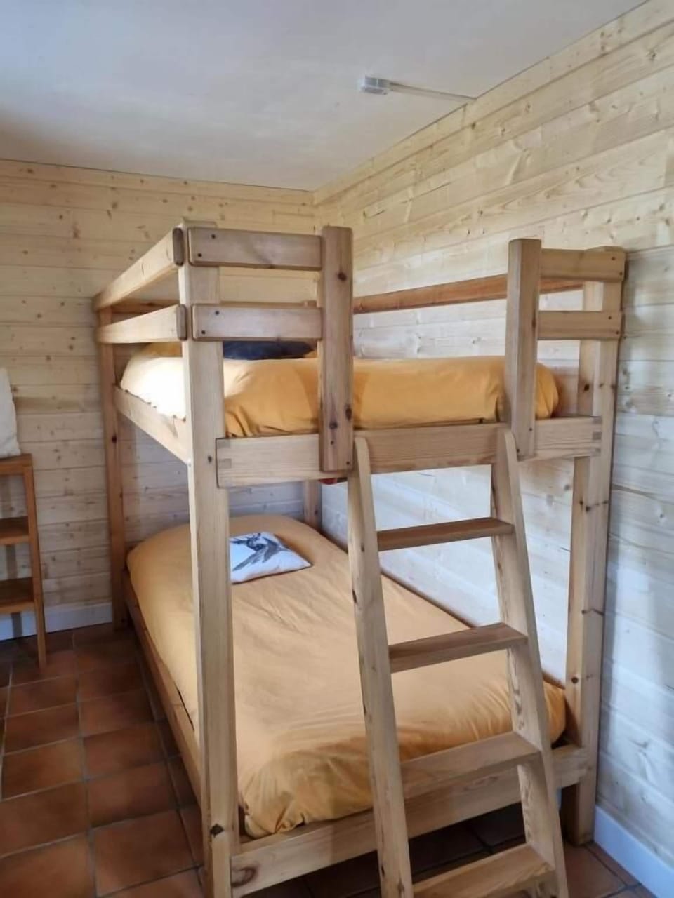 Superior Apartment, Balcony, Mountain View | Bed sheets