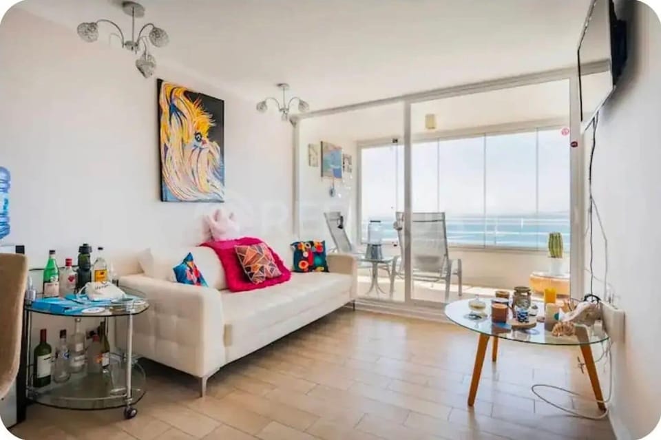 Apartment, Balcony, Sea View | Living area