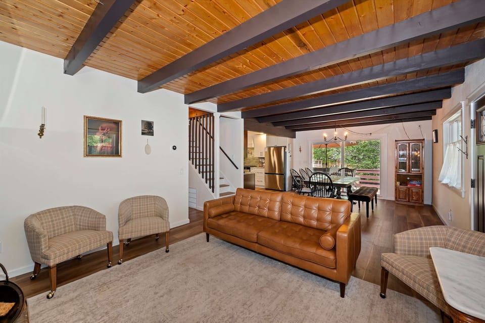 Cabin, Multiple Beds, Mountain View (Natures Peak) | Living area