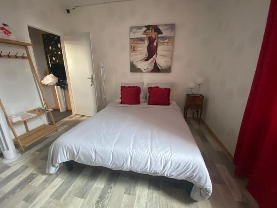 Classic Double Room, City View | WiFi (free)