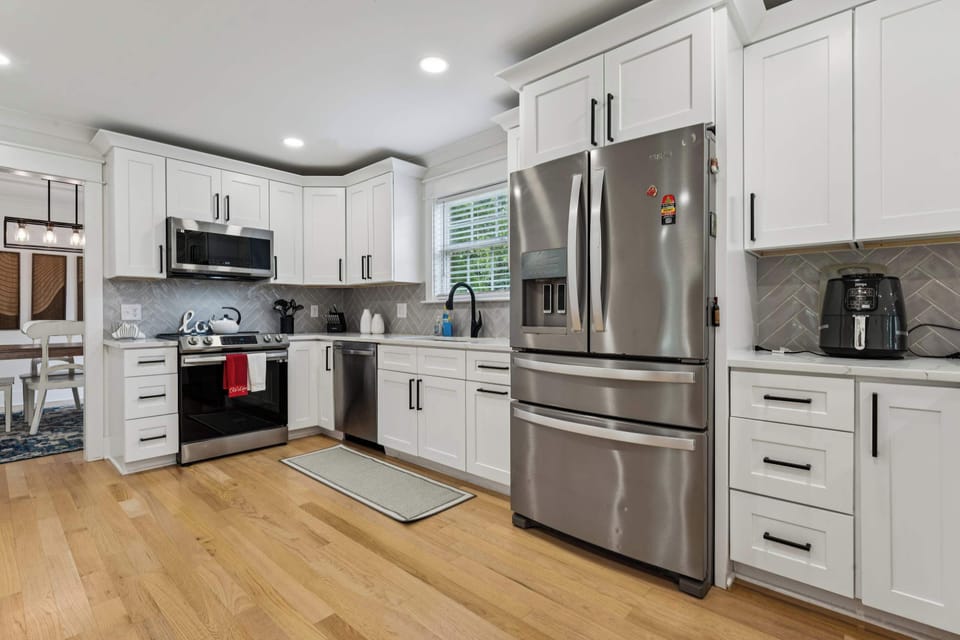 House, Multiple Beds, Garden View (Cape Cod) | Private kitchen