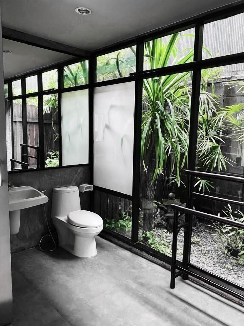 Deluxe Double Room, Balcony, Pool View | Bathroom