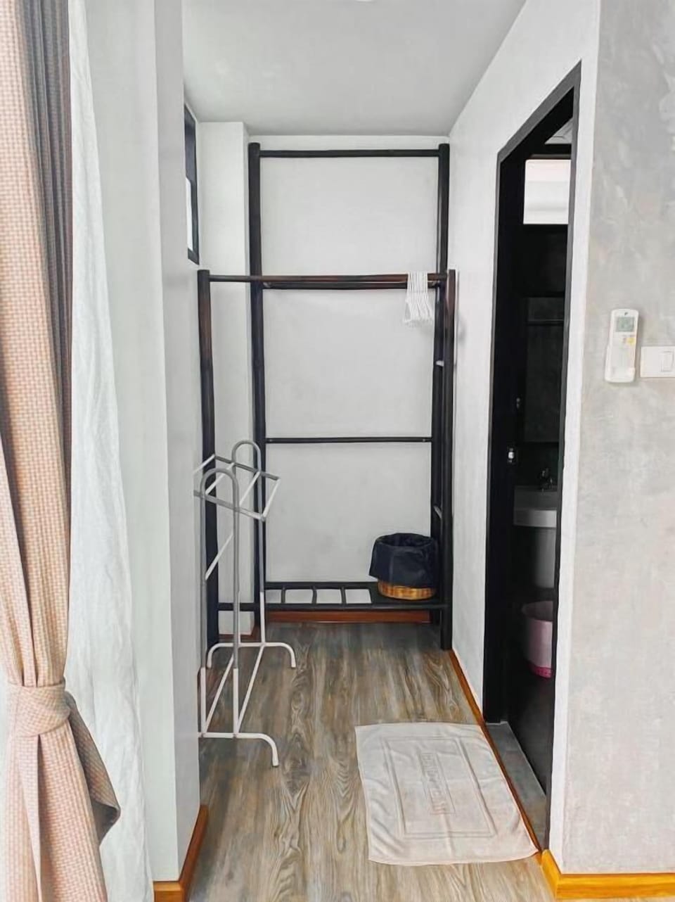Deluxe Twin Room, Balcony | Interior