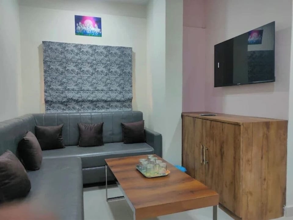 Deluxe Room | Living area