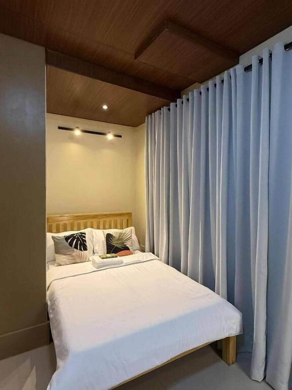 Deluxe Double Room, 1 Double Bed, Private Bathroom, Corner | WiFi (free)