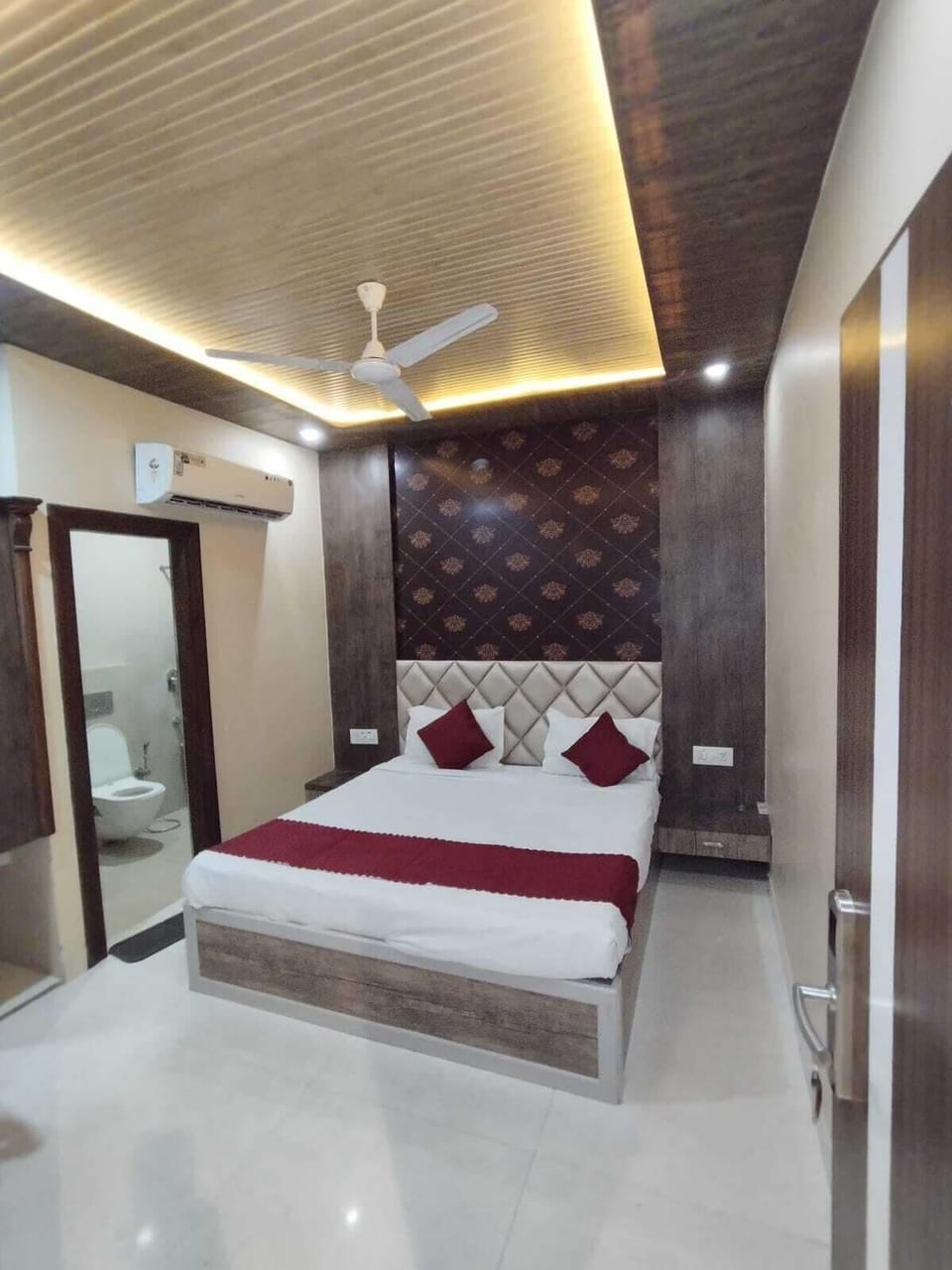 Superior Double Room | Desk, laptop workspace, WiFi (free)