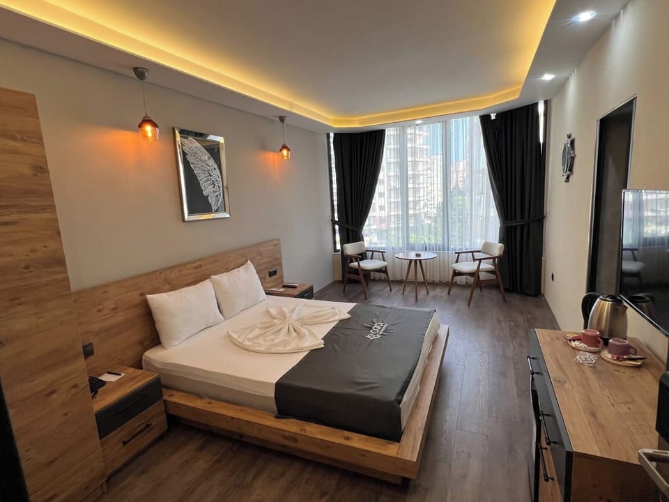 Classic Double Room, Balcony | Laptop workspace, WiFi (free)