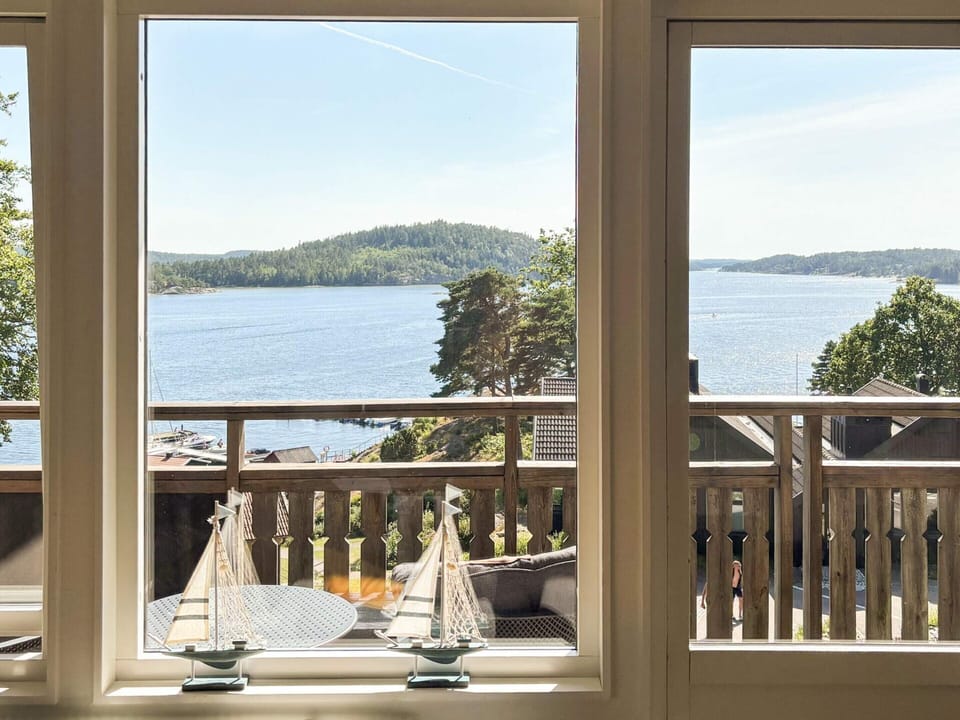 House | Water view