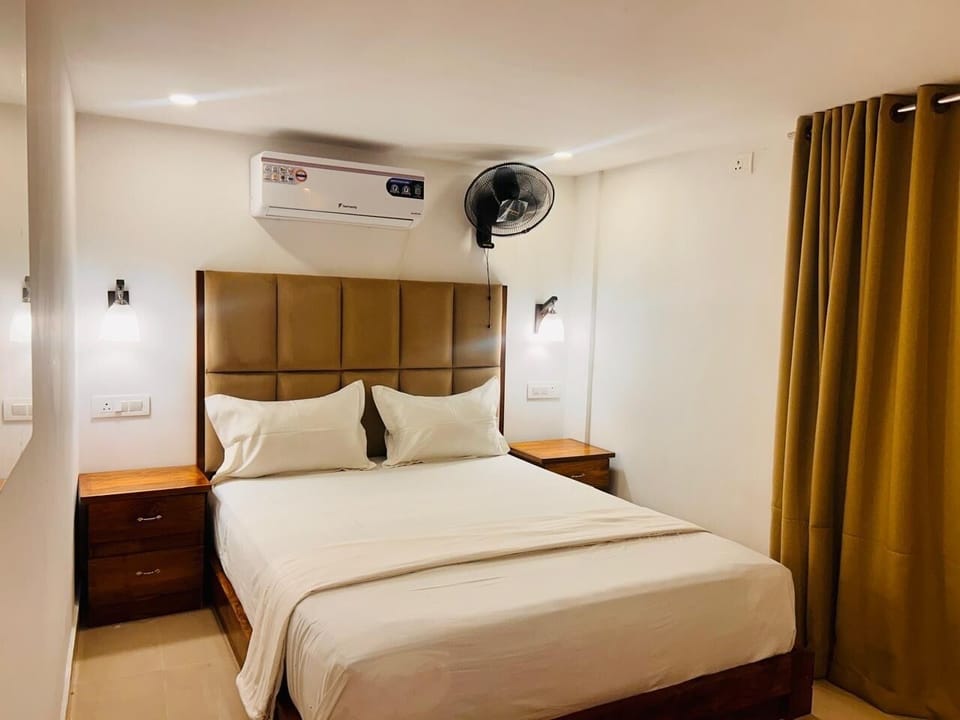 Deluxe Double Room, City View