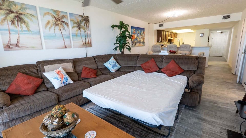 Apartment, 2 Bedrooms | Living area