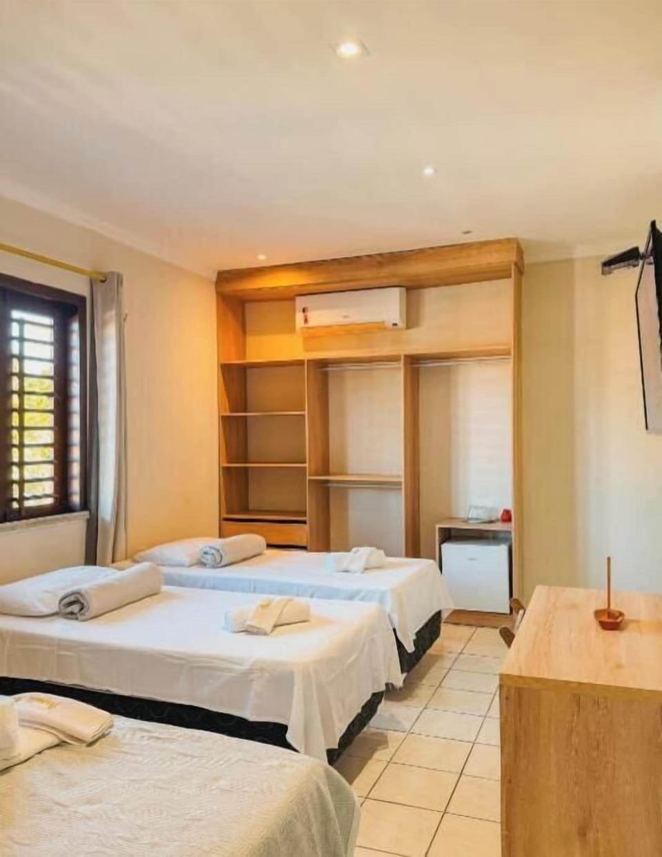Family Quadruple Room | Iron/ironing board (on request), WiFi (free)