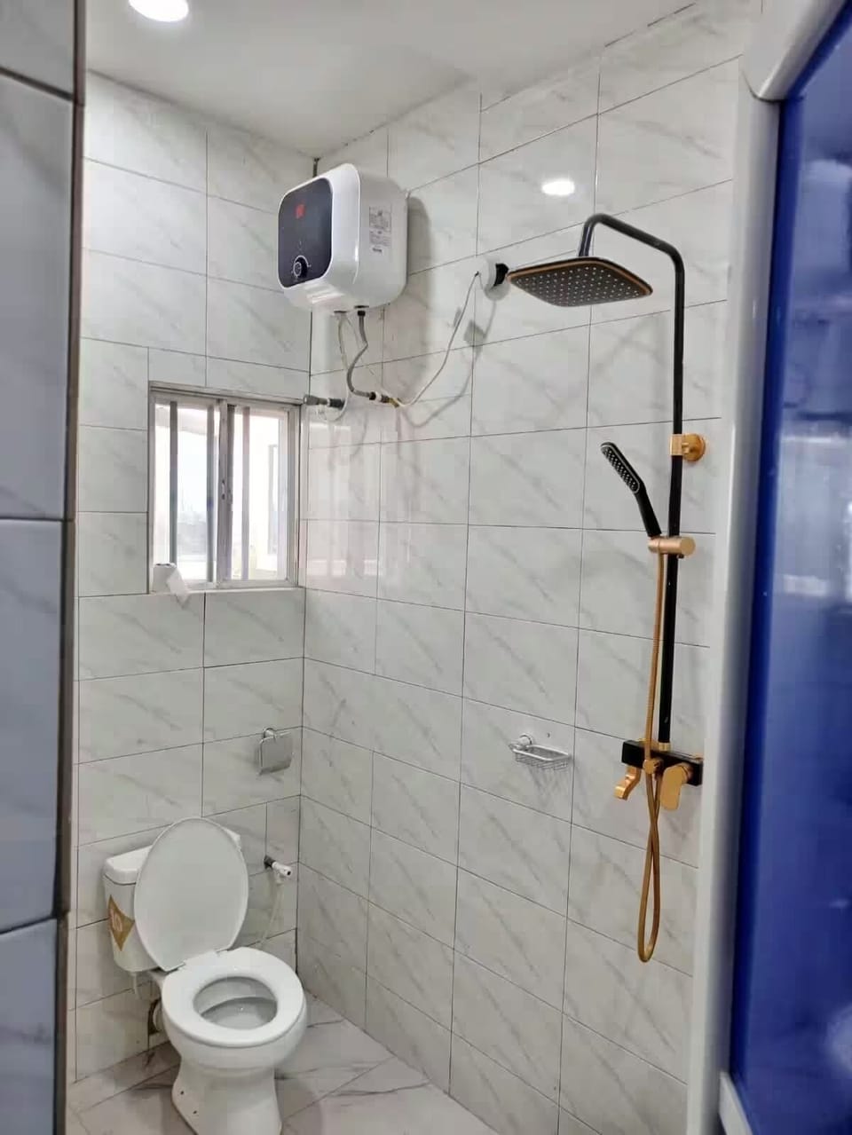 Shower, free toiletries, towels, soap