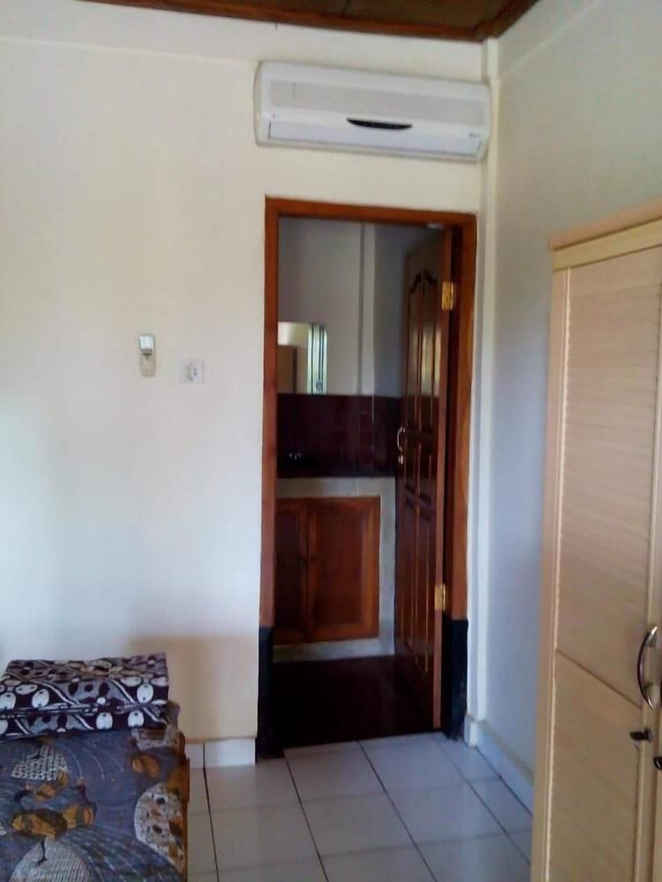 Economy Double Room, Balcony | Interior