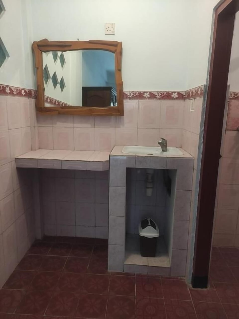 Shower, towels, toilet paper