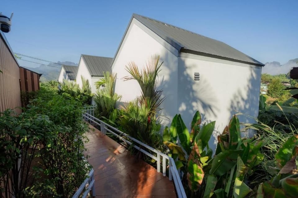 Double Room, 1 Queen Bed, Balcony, Mountain View | Property grounds