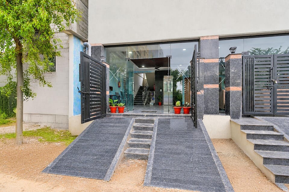 House | Reception