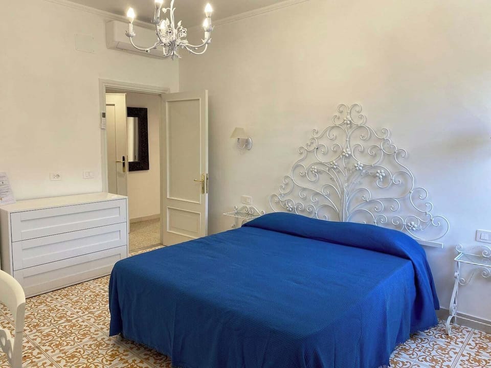 Minibar (some free items), cribs (free), WiFi (free), bed sheets