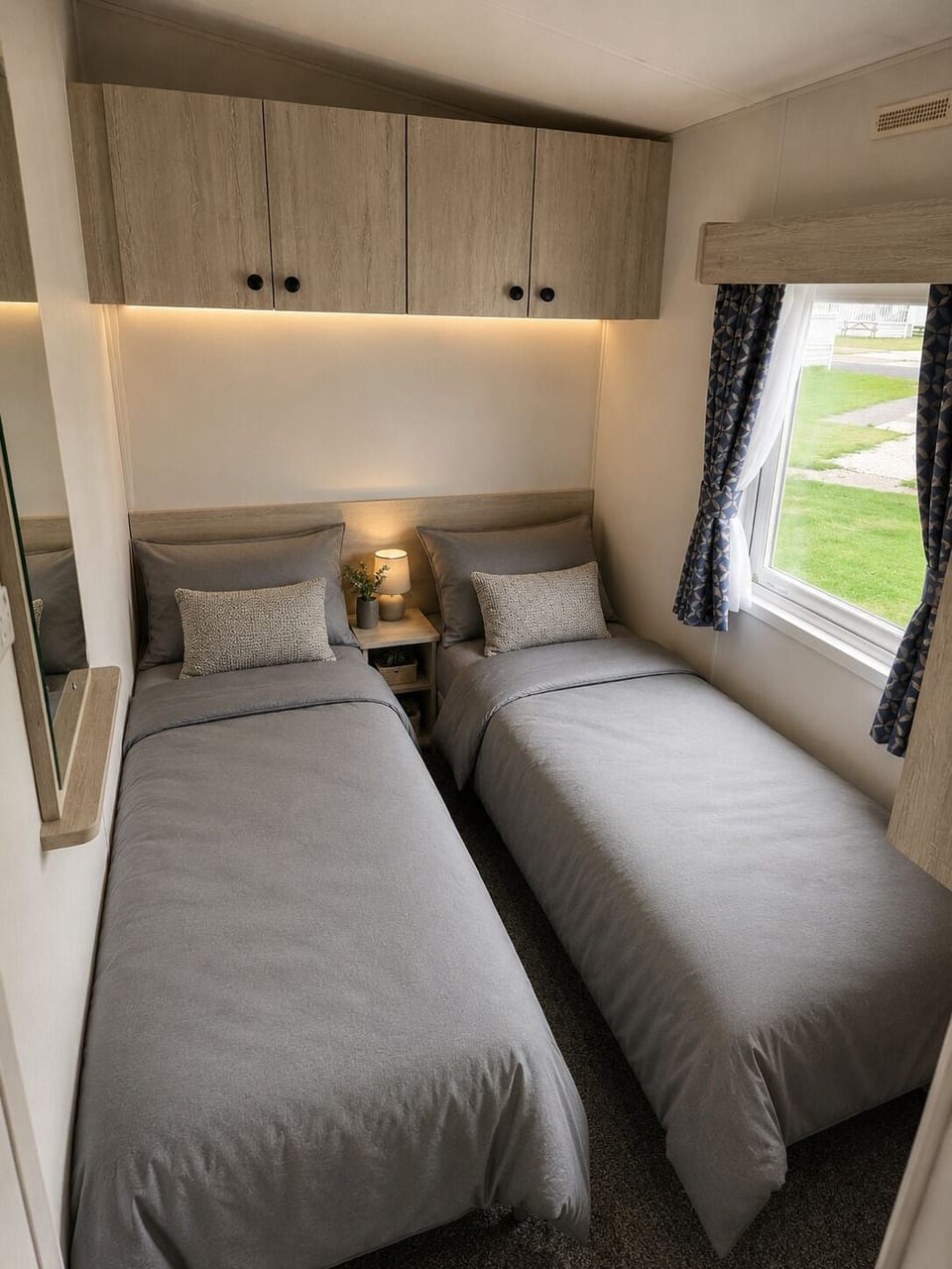 Mobile Home, Garden View