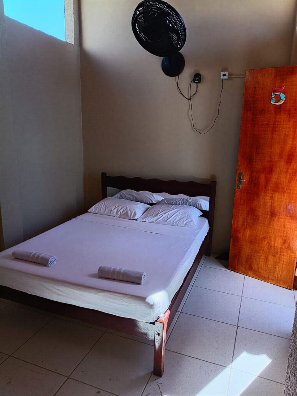 Economy Double Room, Beach View | WiFi (free)