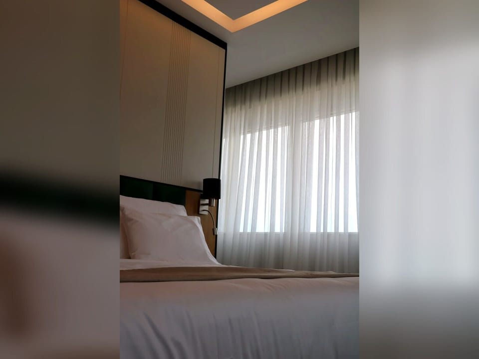 Double or Twin Room | In-room safe, blackout drapes, iron/ironing board, WiFi (free)