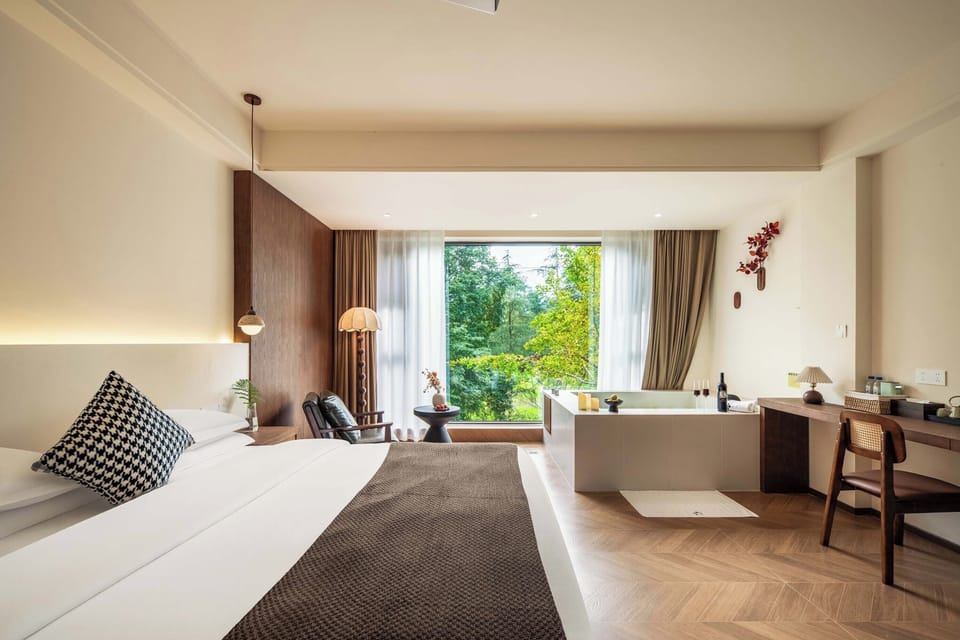 Blackout drapes, WiFi (free), bed sheets