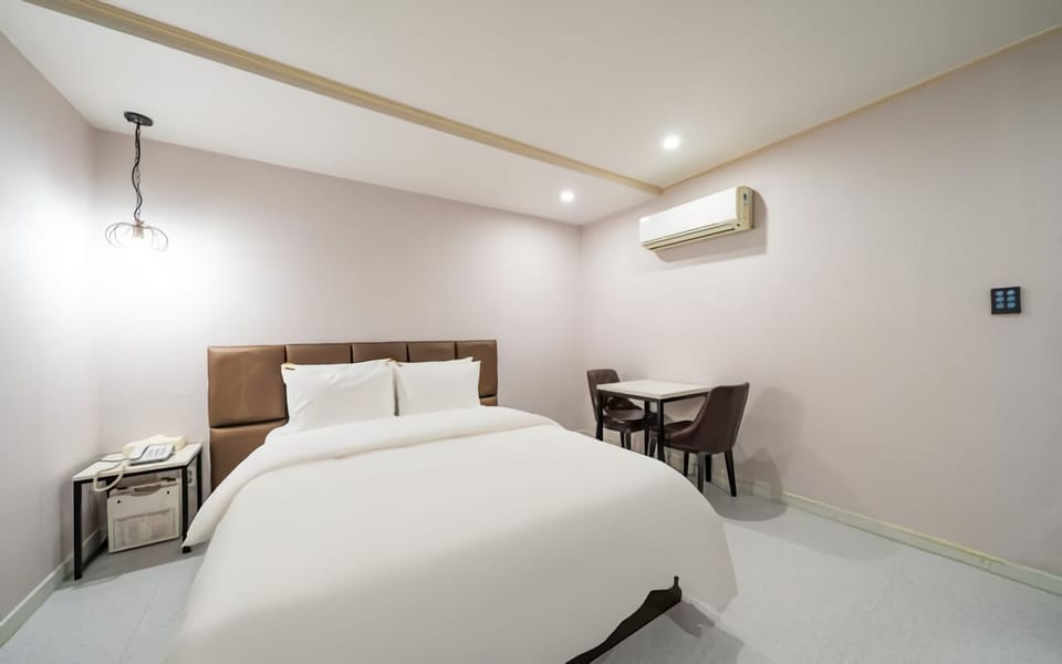 Standard Double Room, 1 Queen Bed, City View | Desk, laptop workspace, WiFi (free)