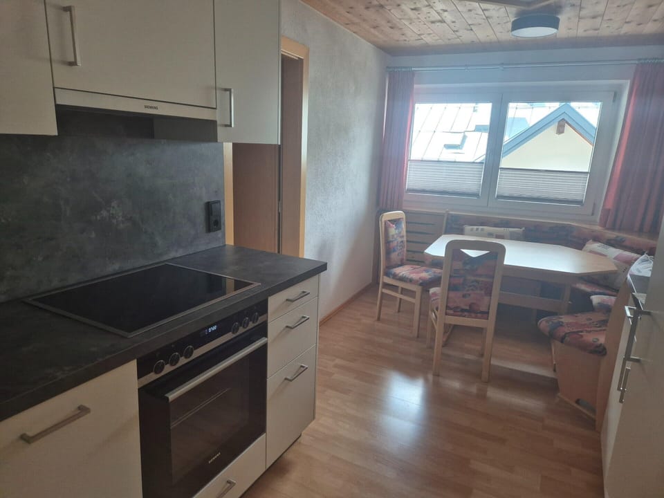 Apartment | Dining