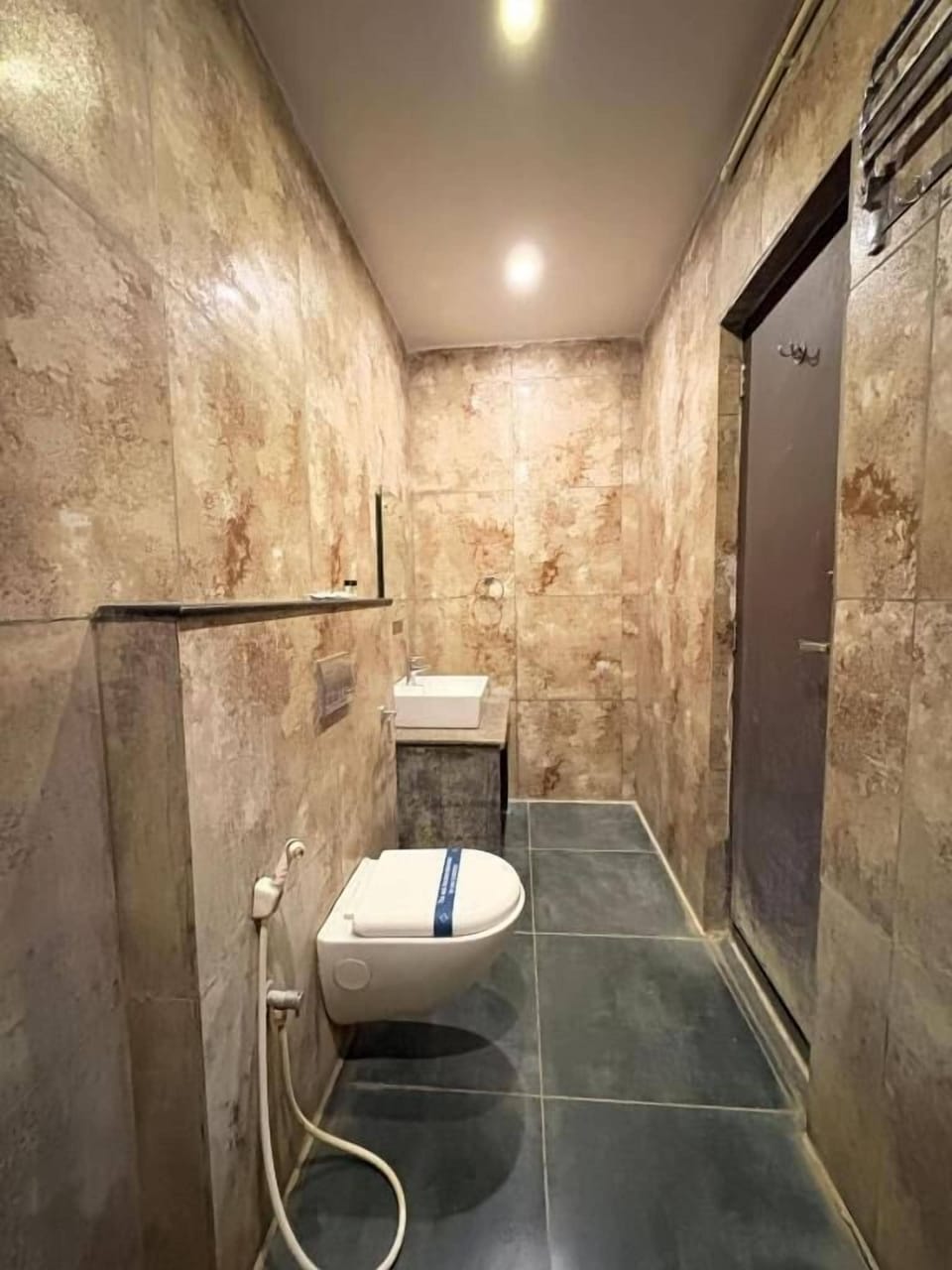 Shower, free toiletries, soap, shampoo