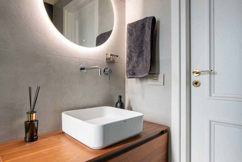Apartment (1 Bedroom) | Bathroom | Shower, bidet