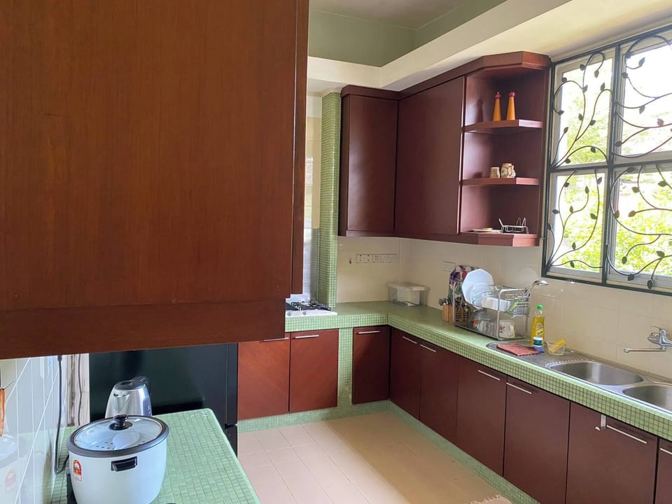 Bungalow, 4 Bedrooms | Interior