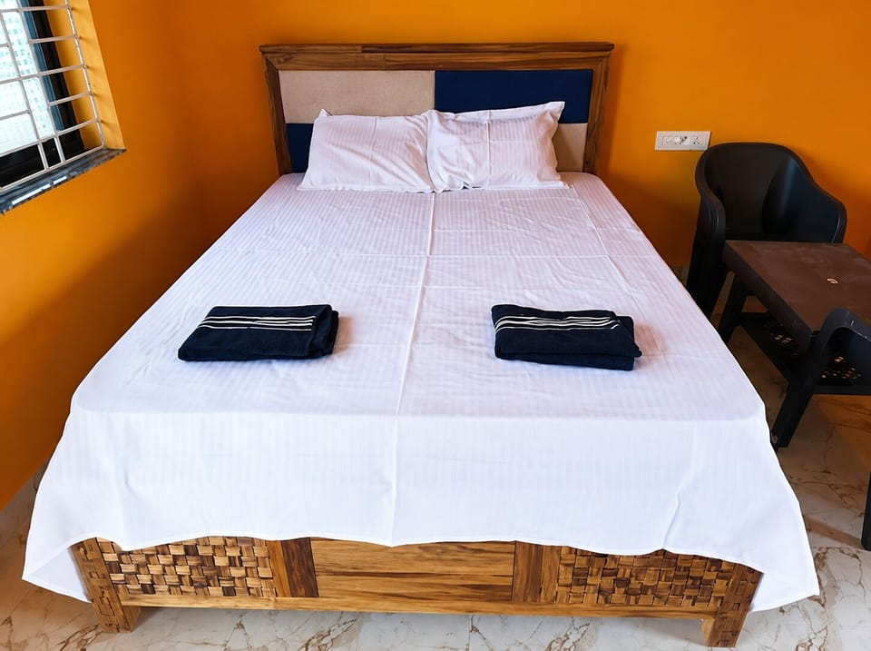 Deluxe Room (AC) | WiFi (free)