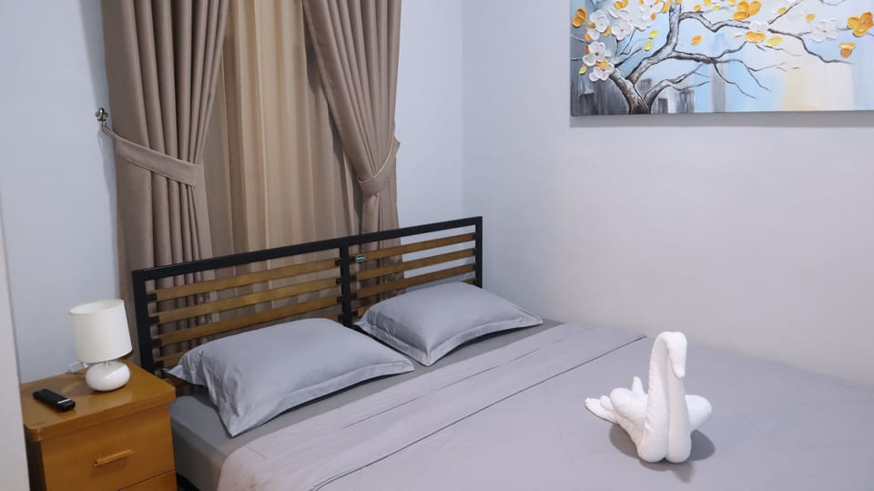 Deluxe Room, Terrace | Desk, laptop workspace, WiFi (free)